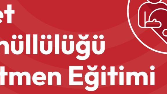 Kırmızı zemin üzerinde afet gönüllülüğü eğitmen eğitimi yazıyor